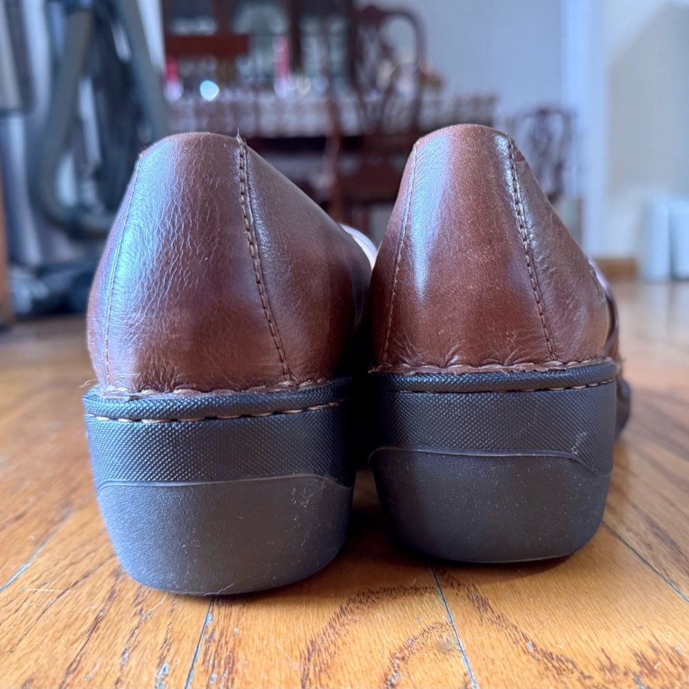 Born Women’s TOBY DUO Slip On Brown Leather Shoes Size 8.5M - Picture 11 of 12